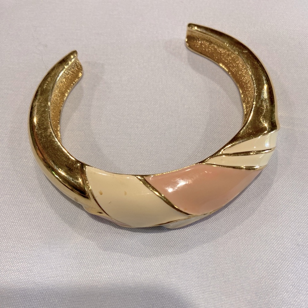 Vintage gold and pink unbranded cuff bracelet.